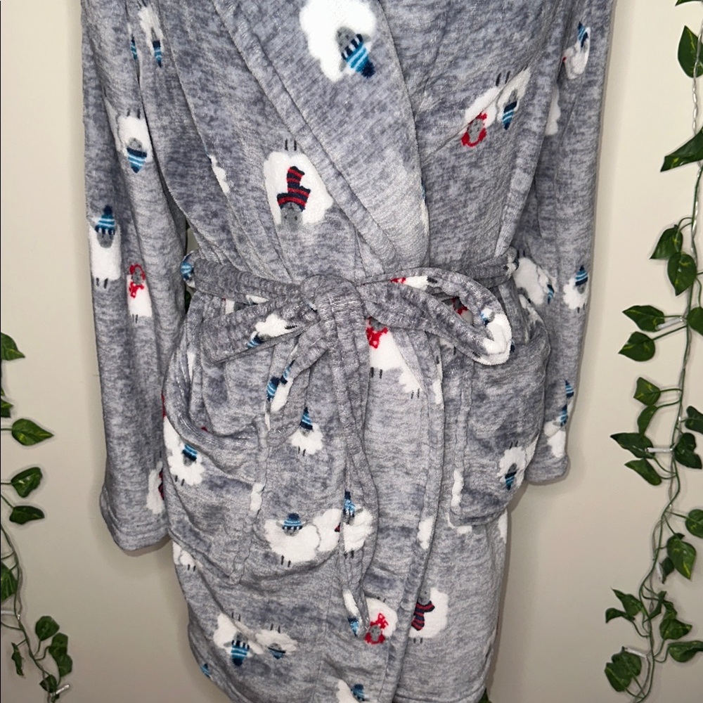 PJ Essentials Winter Sheep in Scarves and Hats Fuzzy Bathrobe 🐑🧣❄️ - Picture 2 of 6